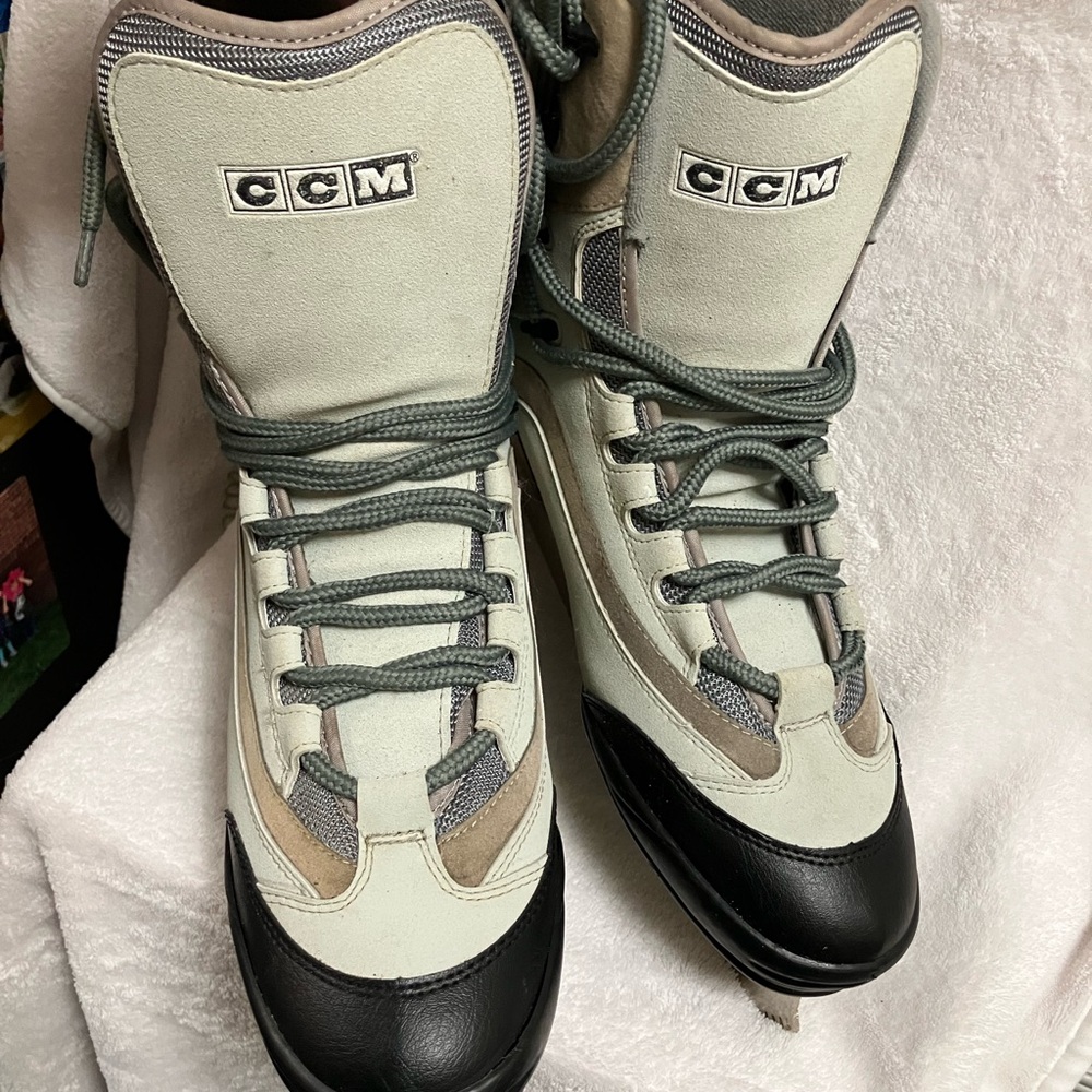 CCM Alpine Ice Skates Figure skates in Light Gray, Tan & Black size M12 W14